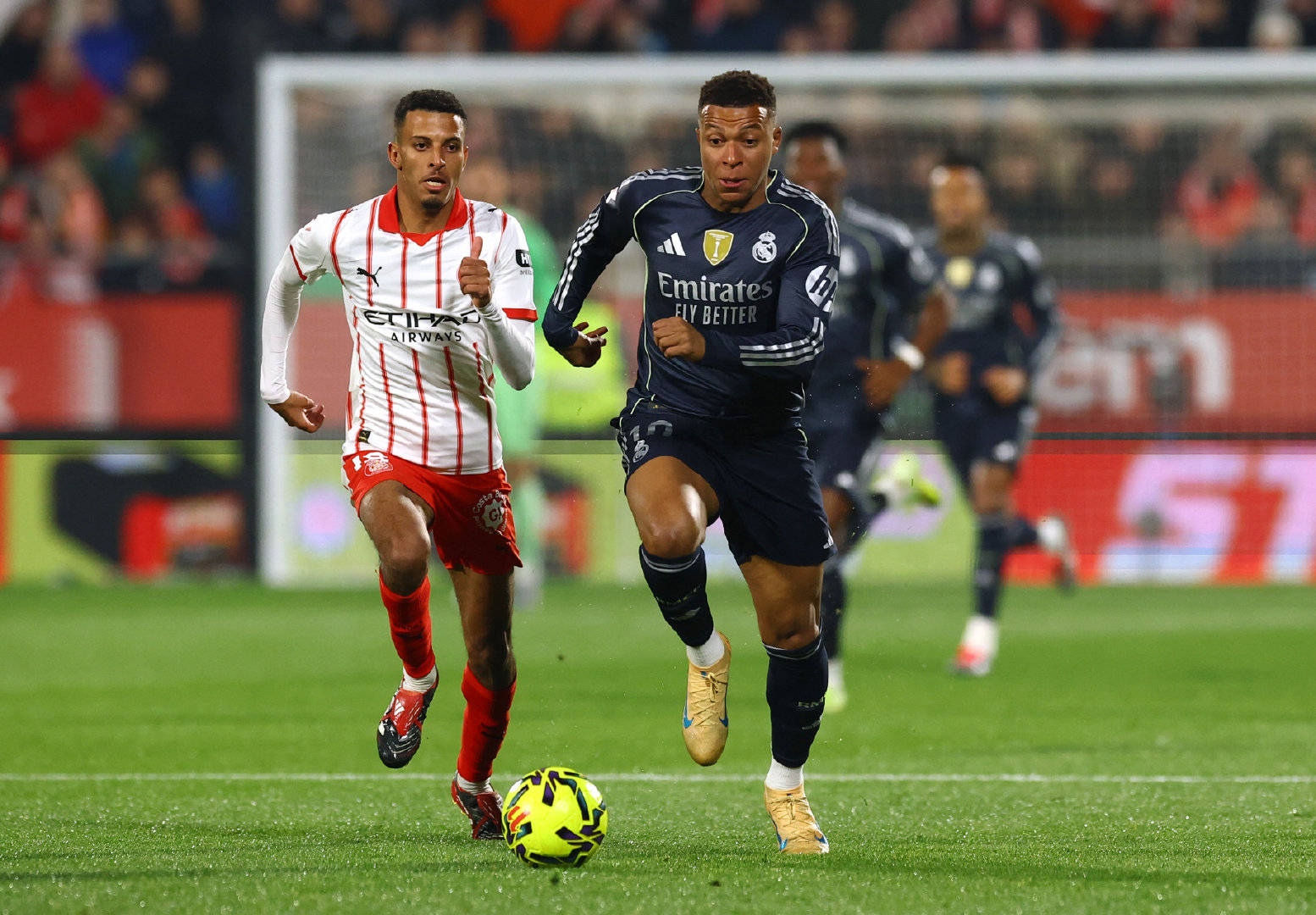 挣扎！一场1-1爆冷，皇马丢掉榜首，西甲积分榜出炉，前四差3分！