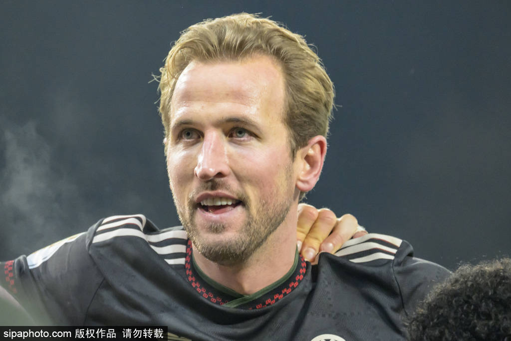 凯恩的德甲传奇：79球领跑进球榜，吉拉西紧随其后，谁将挑战？